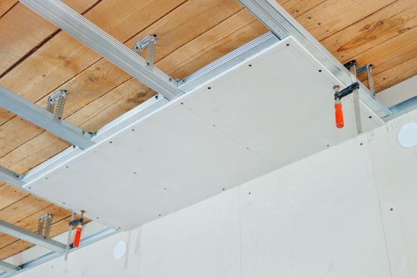 Монтаж гипсокартонных листов на потолок